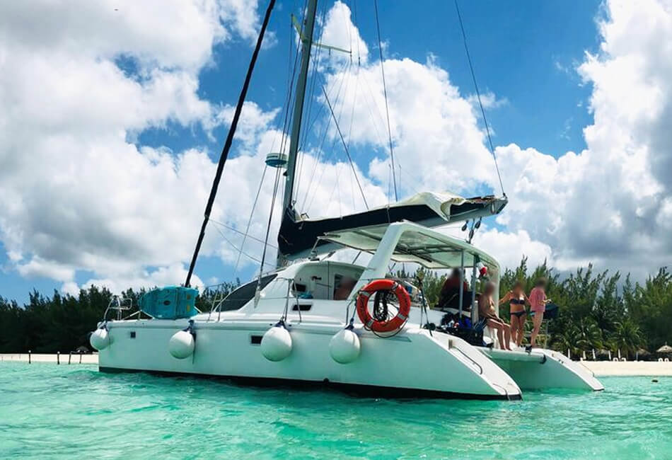 38 Ft Luxury Catamaran - Cozumel – Compare prices of most boats in Cozumel